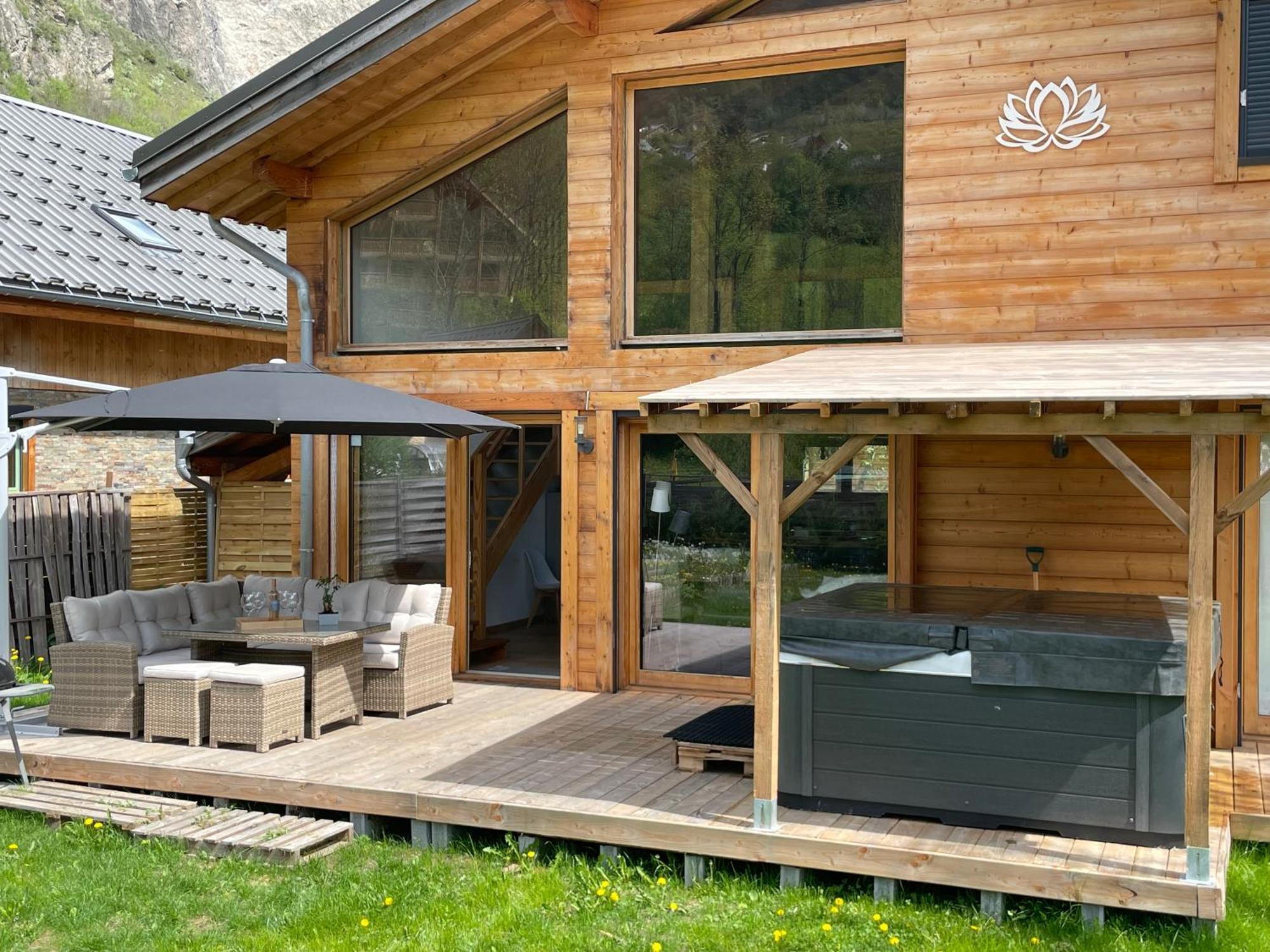 Chalet Le Lotus Blanc لو دوز آلب المظهر الخارجي الصورة