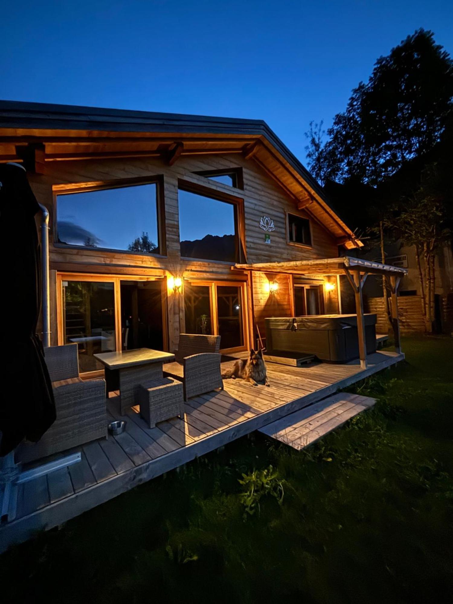 Chalet Le Lotus Blanc لو دوز آلب المظهر الخارجي الصورة